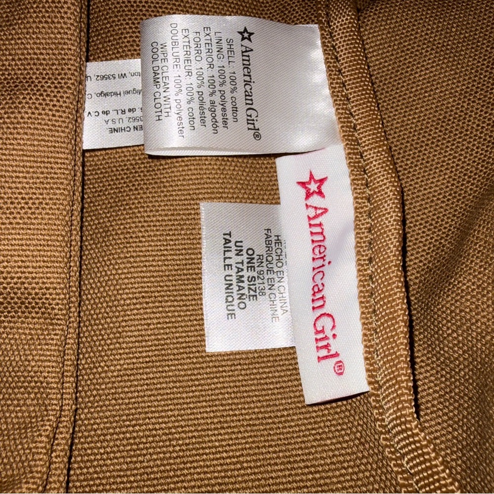 American Girl 2016 GOTY Lea’s Messenger Bag for Girls - Picture 5 of 6